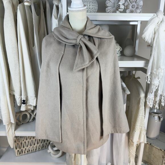 Tahari Jackets & Blazers - Tahari women's sz. Small Cape Coatigan classic retro vintage vibe cape # #SI-046